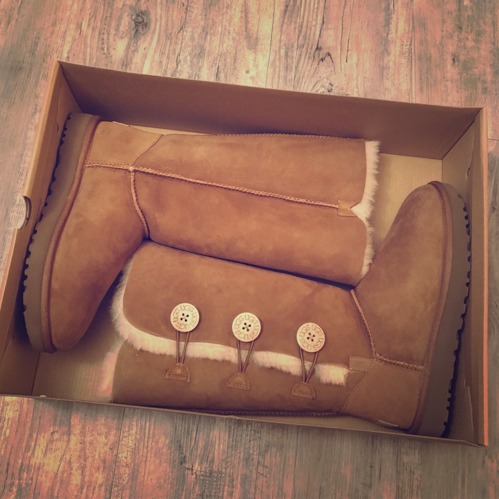 UGG Bailey Button Triplet II Boot